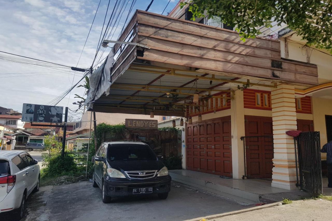 Oyo 91647 Sanina Residence Pematangsiantar Esterno foto