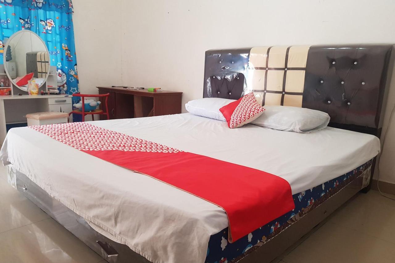 Oyo 91647 Sanina Residence Pematangsiantar Esterno foto